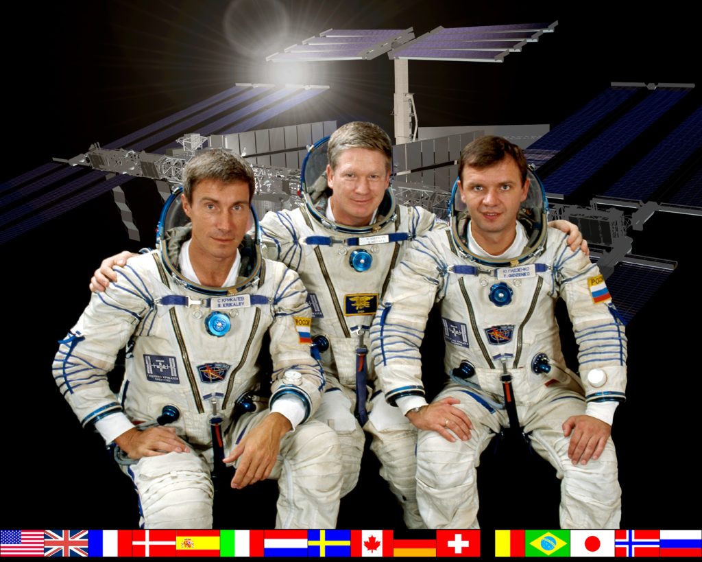 Offizielles Team-Foto: Die drei Astronauten Sergej Krikaljow , William Shepherd und Juri Gidsenko. © Nasa Offizielles Team-Foto: Die drei Astronauten Sergej Krikaljow , William Shepherd und Juri Gidsenko. © Nasa